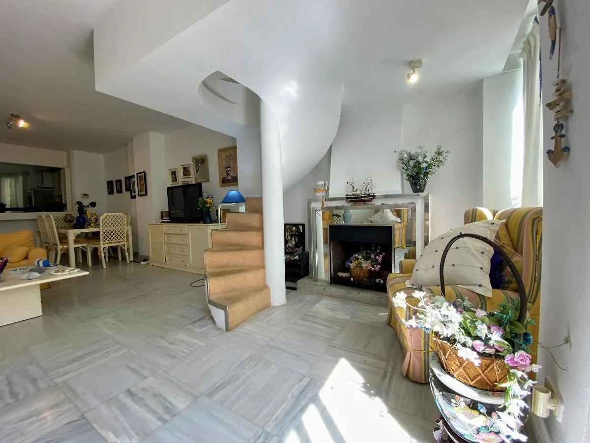 Marbella House - Eaw Homes Apartment